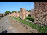 06223 ostia - regio iv - insula vii - portico and caseggiato della fontana con lucerna (iv,vii,1-2) - li decumanus maximus - bli ri suedosten.jpg